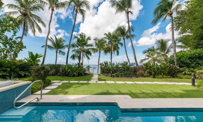 Old Trees Bay Apartment | Please Inquire Before Booking – Luxury Villa