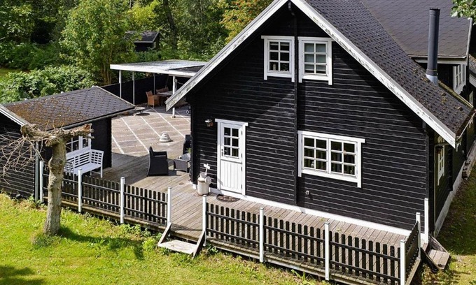 Hov House | Pleasing Holiday Home in Syddanmark near Sea