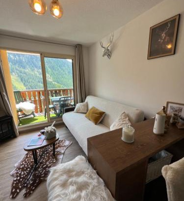 Isola Apartment | Plein Centre, sublime et confortable, 6 personnes, 2 chambres, Plein Centre, luxueux 6 personnes, 2 chambres , terrasse, vue époustouflante, Tout pédestre, piste à 100m, parking couvert