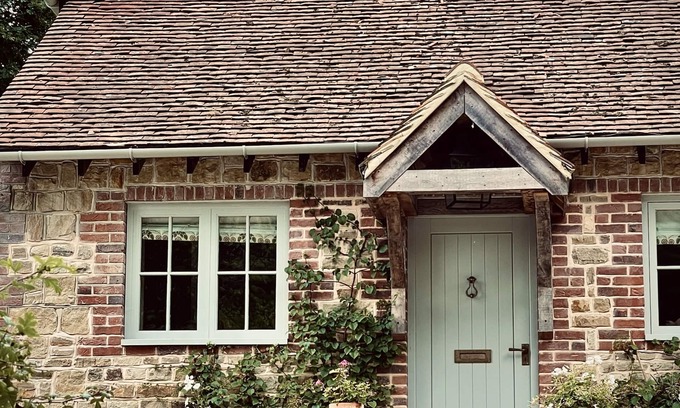 Fernhurst Cottage | Plum Henley is a characterful one bedroom cottage