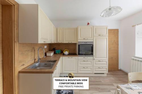 Predjama House | Počitniška Hiša Pr Martinovih