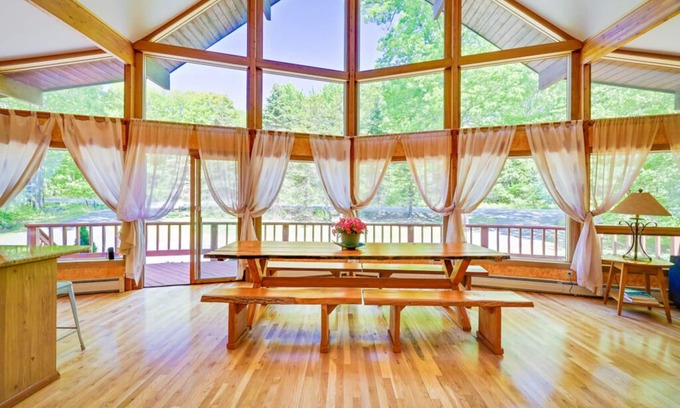 Tafton House | Pocono Chalet ~ Heated Pool ~ Sauna ~ Firepit ~ Game Room