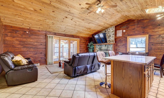 Tobyhanna Cottage | Pocono Vacation Rental With Game Room!