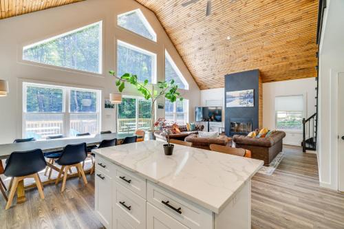 Gouldsboro House | Poconos Getaway with Indoor and Outdoor Pool Access!