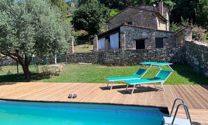 Pescaglia House | Podere il Giardino - Casale Rustico degli Ulivi con piscina e parco - Lucca