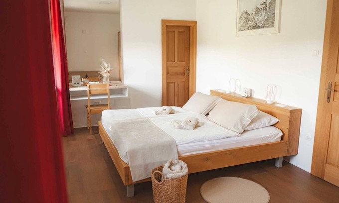 Cerklje ob Krki Apartment | PODSREDA CASTLE APP 3 CELJSKIH GROFOV