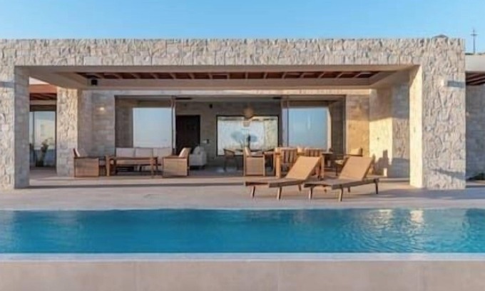 Ierapetra House | Poemo Villa-Erotokritos,Elegance by the Sea!