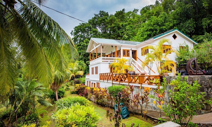 Marigot Bay Villa | Polaris ATV buggy included in rental! Magnificent Sea views & Beach 2 mins away