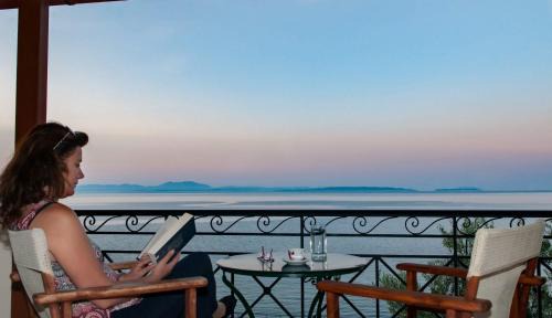Poulithra Hotel | Polichni