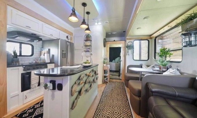 Crystal Beach House | Polly in Paradise, 2 bdrm camper