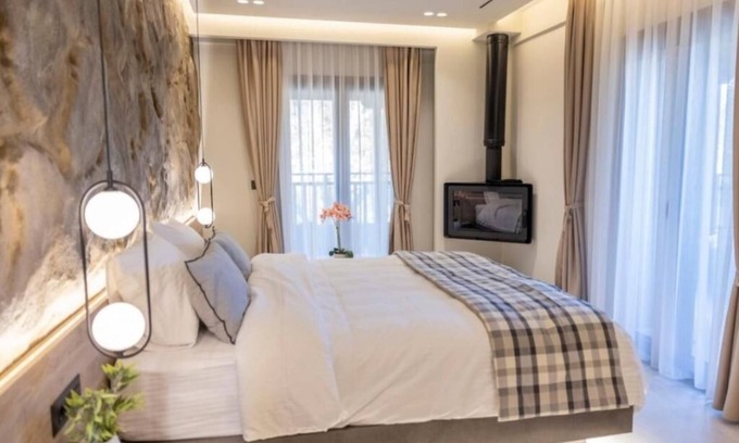 Kalambaka Apartment | Polyzos Luxury Suites Meteora #6 - Adults Friendly
