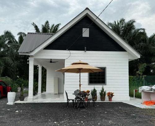 Gua House | Pondok Selesa Homestay
