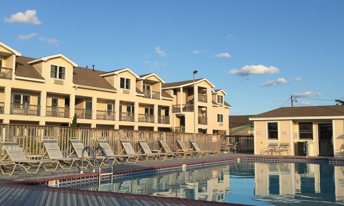 Ocracoke Hotel | Pony Island Inn