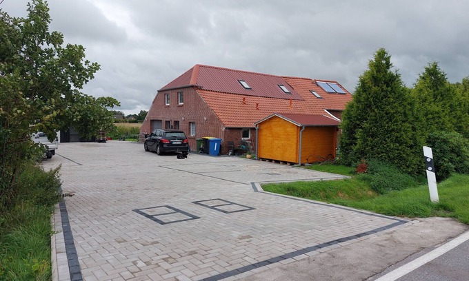 Großheide Apartment | Ponyhof, 2 room DG, incl. Bed linen, shower/towels