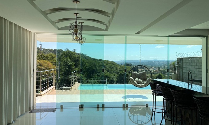 Aruana Park House | Pool house well located 5 min from Flamboyant