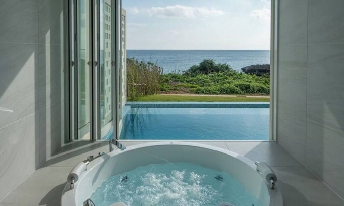 Miyakojima Hotel | Pool Jacuzzi Ocean view Escape the hustle and b - Villa B/Miyakojima Okinawa
