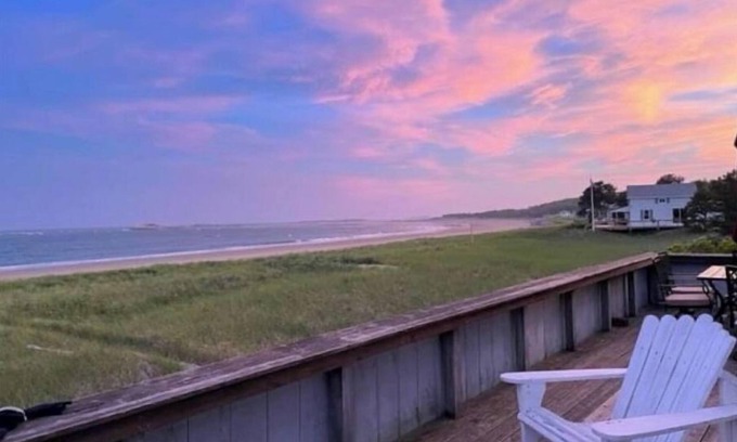 Phippsburg House | Popham Beach Oceanfront Cottage, 4 bedrooms, 2.5 bath, sleeps 9