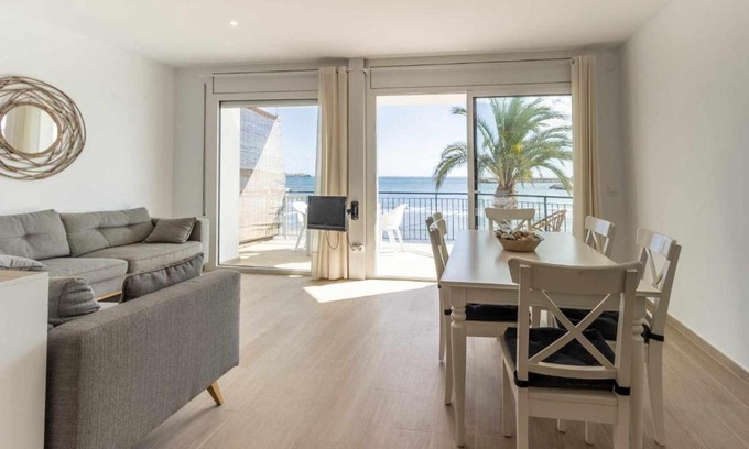 Llanca Apartment | Port de Llançà 29 Apartamento con vistas al mar