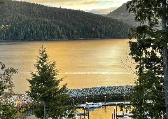 Port Renfrew House | Port Renfrew Oceanfront Retreat