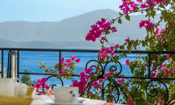 Porto Rafti House | Porto sea view house - 15min from Athens airport - AC - WIFI - PARKING