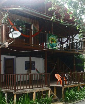 Nuqui House | Posada Kevelin