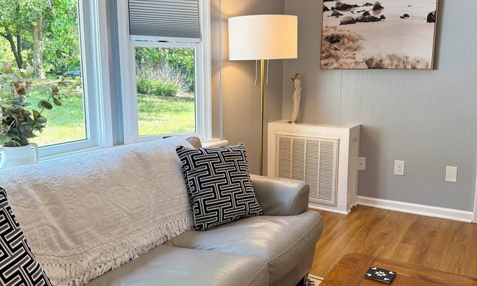 Southern Shores House | Poseidon’s Mini Getaway: Serene Outer Banks Retreat Near the Beach