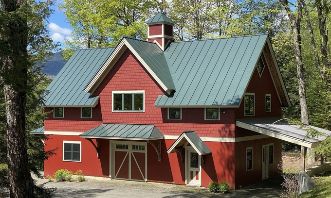 Waitsfield Apartment | Post and Beam Carriage House in the heart of Mad River Valley