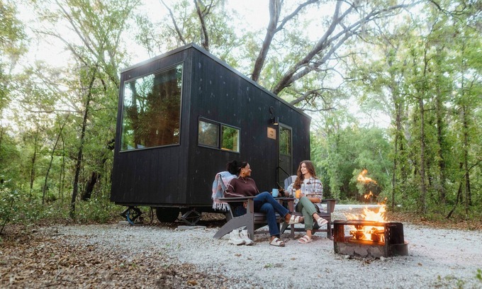 Navasota Cabin | Postcard Cabins Brazos Valley