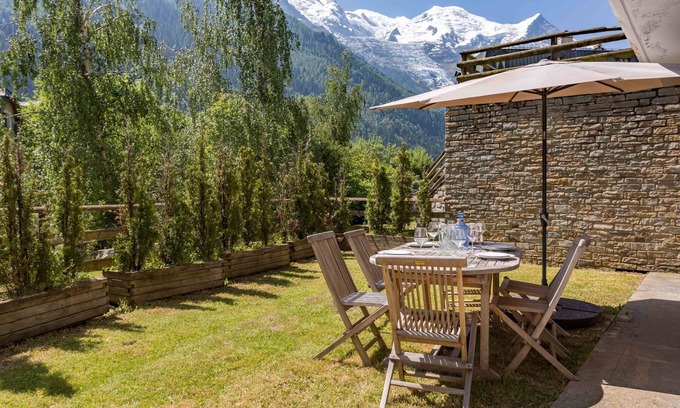 Chamonix City Centre Apartment | Pothecary apartment - an apartment that sleeps 8 guests in 3 bedrooms