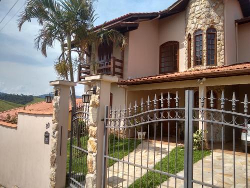 Conservatoria Bed & Breakfast | Pousada Castelinho Conservatória