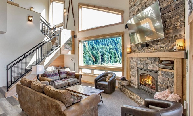 Government Camp Cabin | Powder Lodging #301 at Golden Poles - Collins Lake Resort