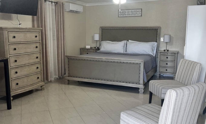 Egypt Lake-Leto Apartment | Powhatan suite just 5 mins away from Raymond James Stadium.