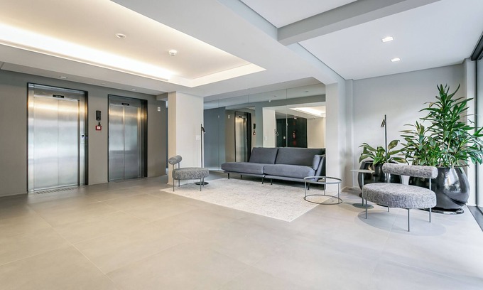 Centro Condo | Prédio Novo e Moderno no Centro com cama king-size