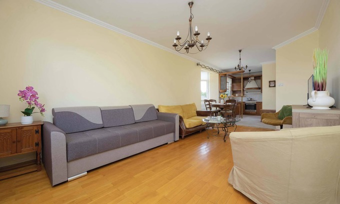 Bialoleka Apartment | Practical Apartment with Parking in Warsaw Bialoleka by Noclegi Renters