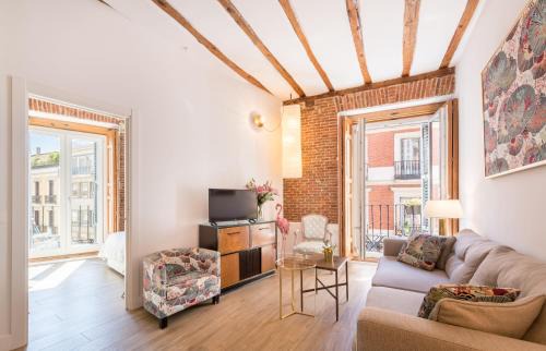 Huertas Apartment | Prado Santa Ana 2BD/2BA