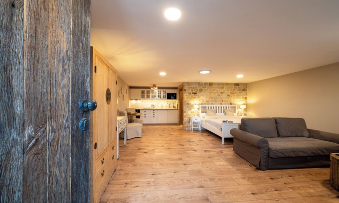 Chyne Apartment | Prague West - Studio Terrace Chyne