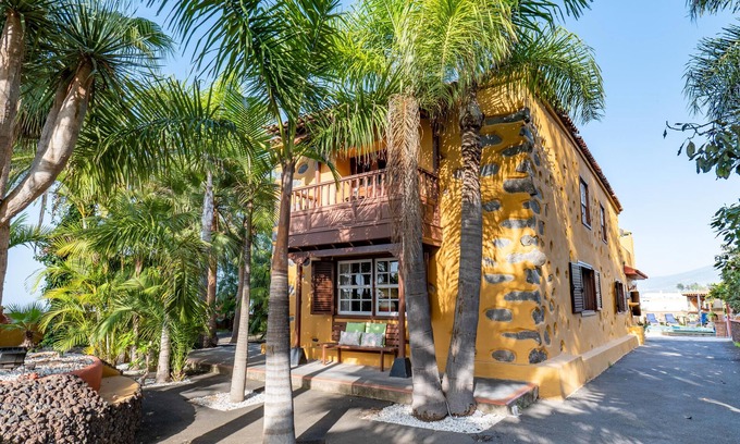 Los Realejos House | Prairie de Melo Pool-Wifi-BBQ