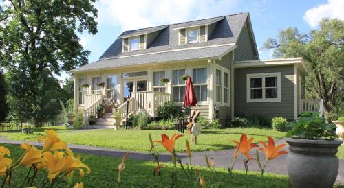 Fishers Bed & Breakfast | Prairie Guest House