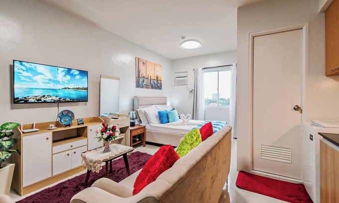 Las Pinas Apartment | Precious Florannjoe - Chic New Studio with Best Care