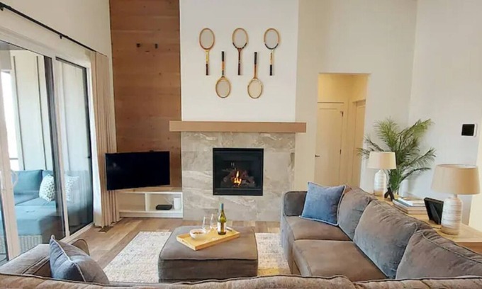 Vernon House | Predator Ridge Modern Farmhouse - Fairway Views!