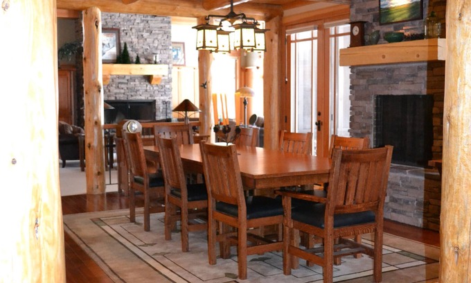 Sunriver Cabin | Premier Custom Designed Home. Includes 10 unlimited SHARC passes