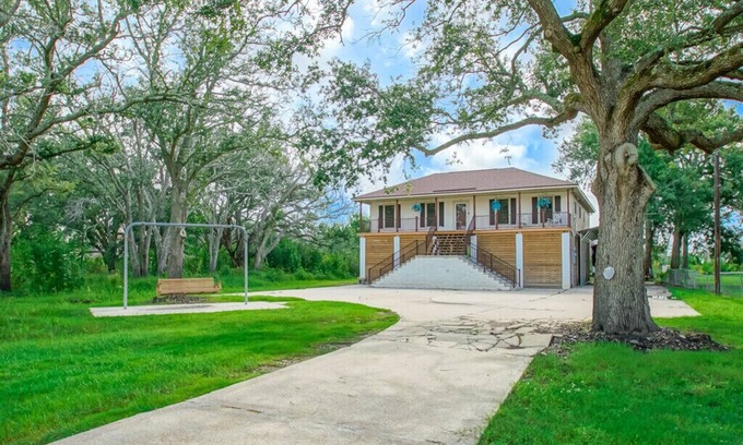 Lafitte House | Premier Lodging for Fishing Charter Guests & Unforgettable New Orleans Vacations