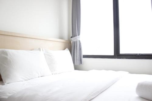 Arcamanik Apartment | Premium 2BR Tamansari Panoramic Apartment By Travelio
