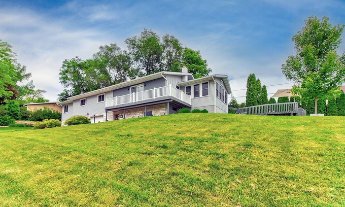 La Crosse House | Premium 3BR 3BA with Hot Tub & Pool, near all of LaCrosse's Top Rated Activities