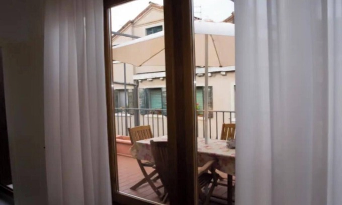 Isola San Giorgio Maggiore Apartment | Prestigious Apartment near St. Mark's Square with Two Terraces