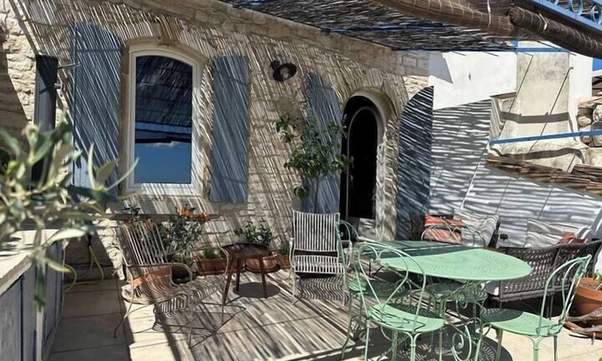 Vezenobres House | Pretty atypical house
