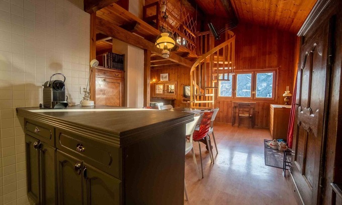 Les Posses-sur-Bex Ski Chalet | Pretty little mazot located in the village of Gryon, close to the train station.
