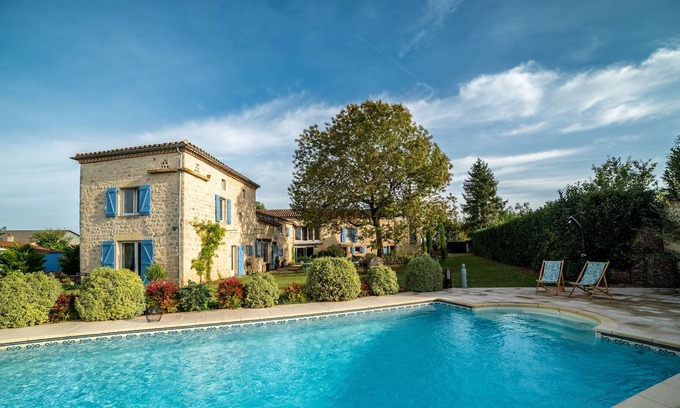 Mouzieys-Panens Cottage | Pretty stone cottage with terrace in a property with swimming pool