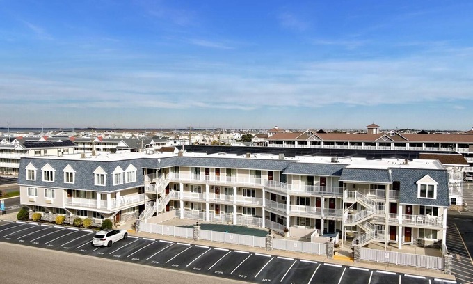 Avalon Condo | Pretty updated 2bed/1bath unit at the Merrimac Resort Condominiums
