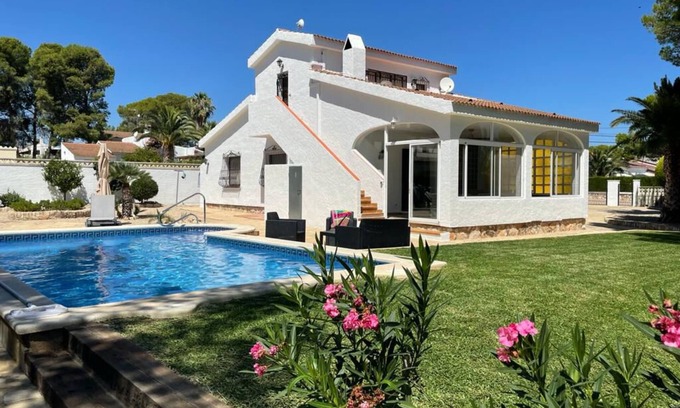 Les Tres Cales Villa | Pretty villa with swimming pool near the sea (200m)